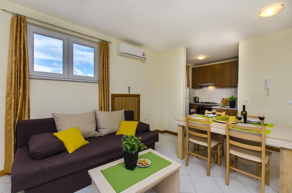 Apartments Glavan Privlaka  Rom bilde