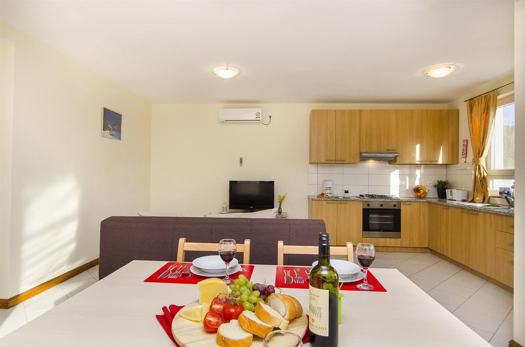Apartments Glavan Privlaka  Rom bilde